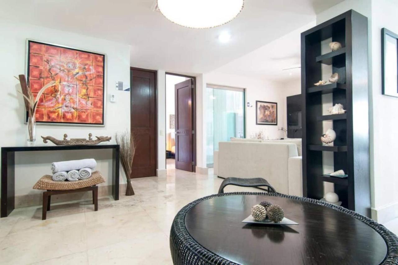 Luxurious & Central Condo In Playa Steps From The Beach Playa del Carmen Bagian luar foto