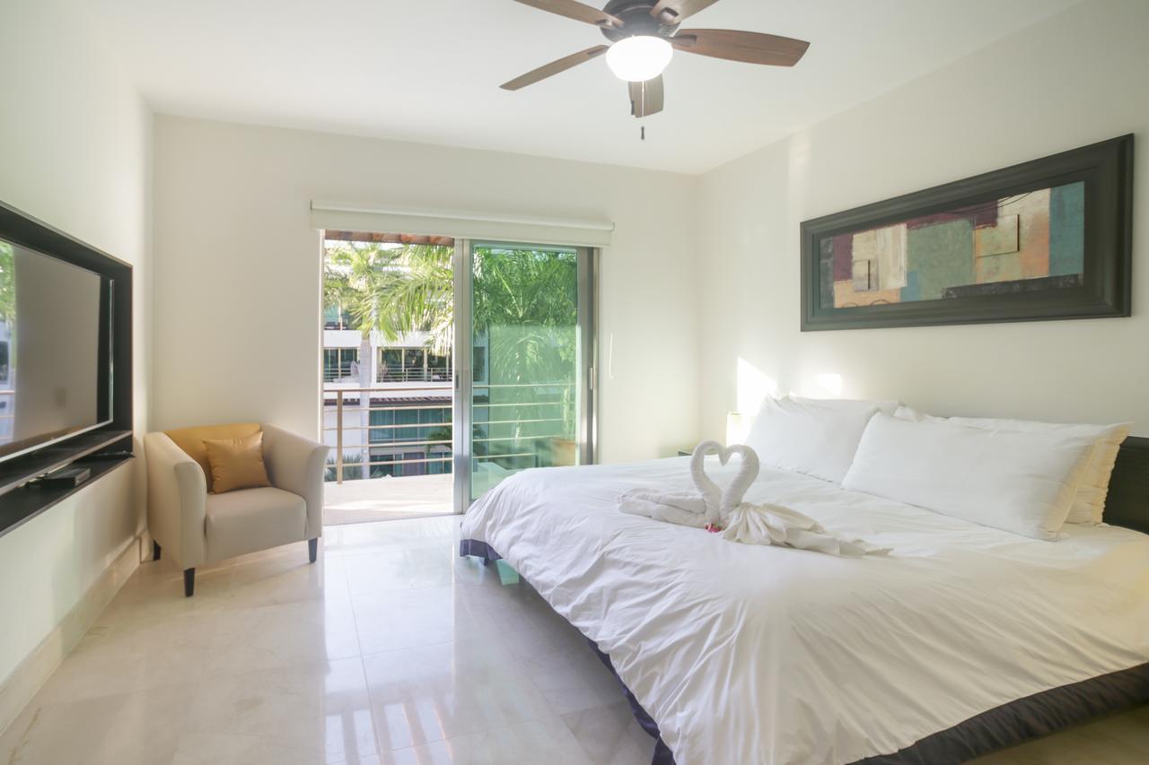 Luxurious & Central Condo In Playa Steps From The Beach Playa del Carmen Bagian luar foto