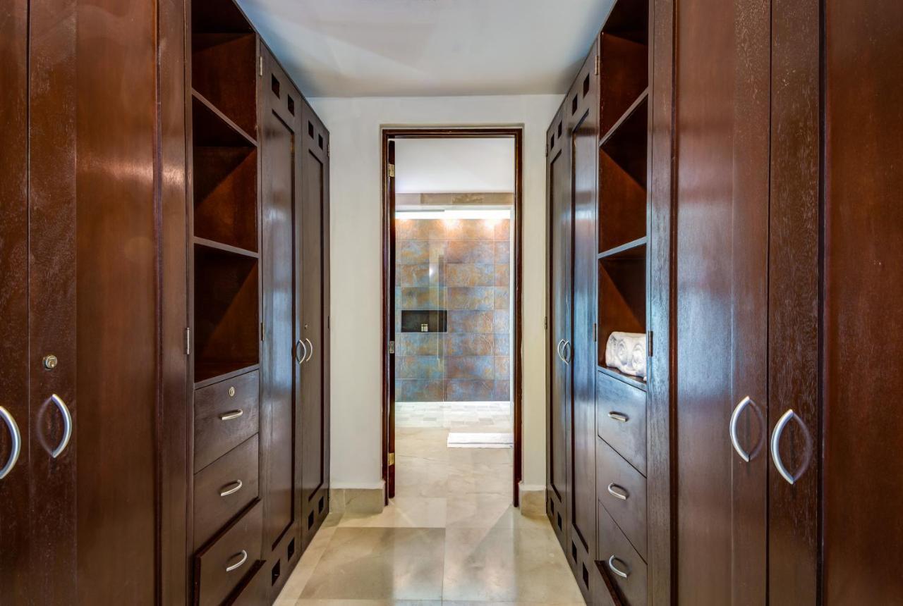 Luxurious & Central Condo In Playa Steps From The Beach Playa del Carmen Bagian luar foto