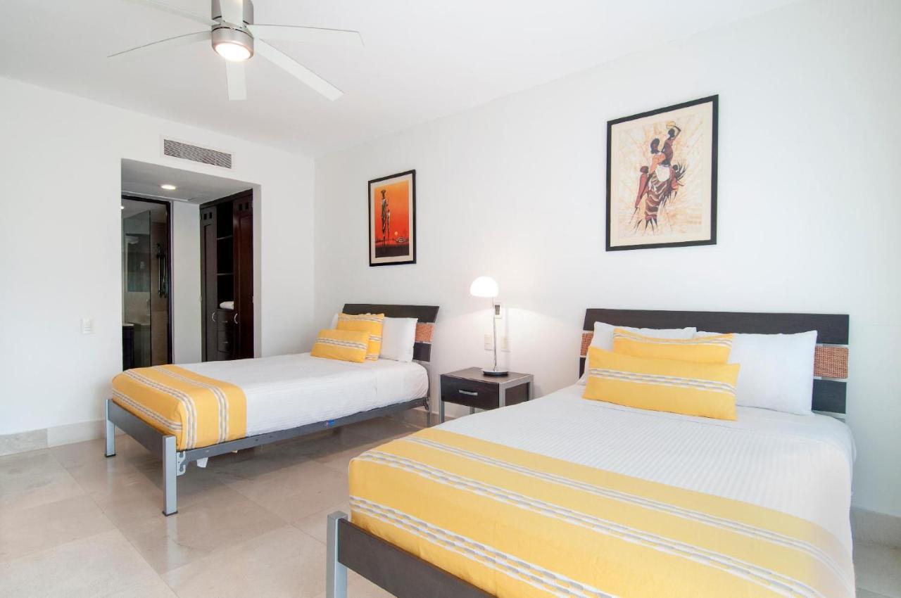 Luxurious & Central Condo In Playa Steps From The Beach Playa del Carmen Bagian luar foto