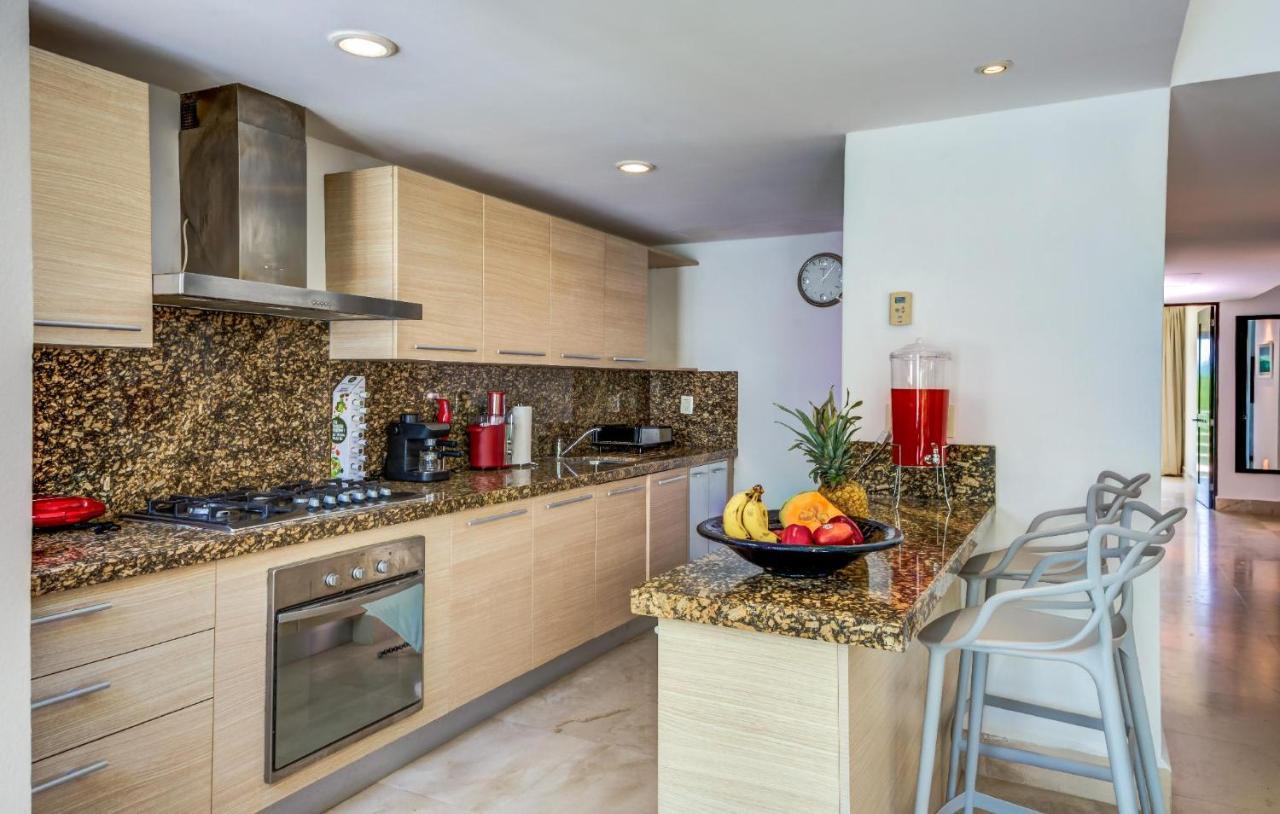 Luxurious & Central Condo In Playa Steps From The Beach Playa del Carmen Bagian luar foto