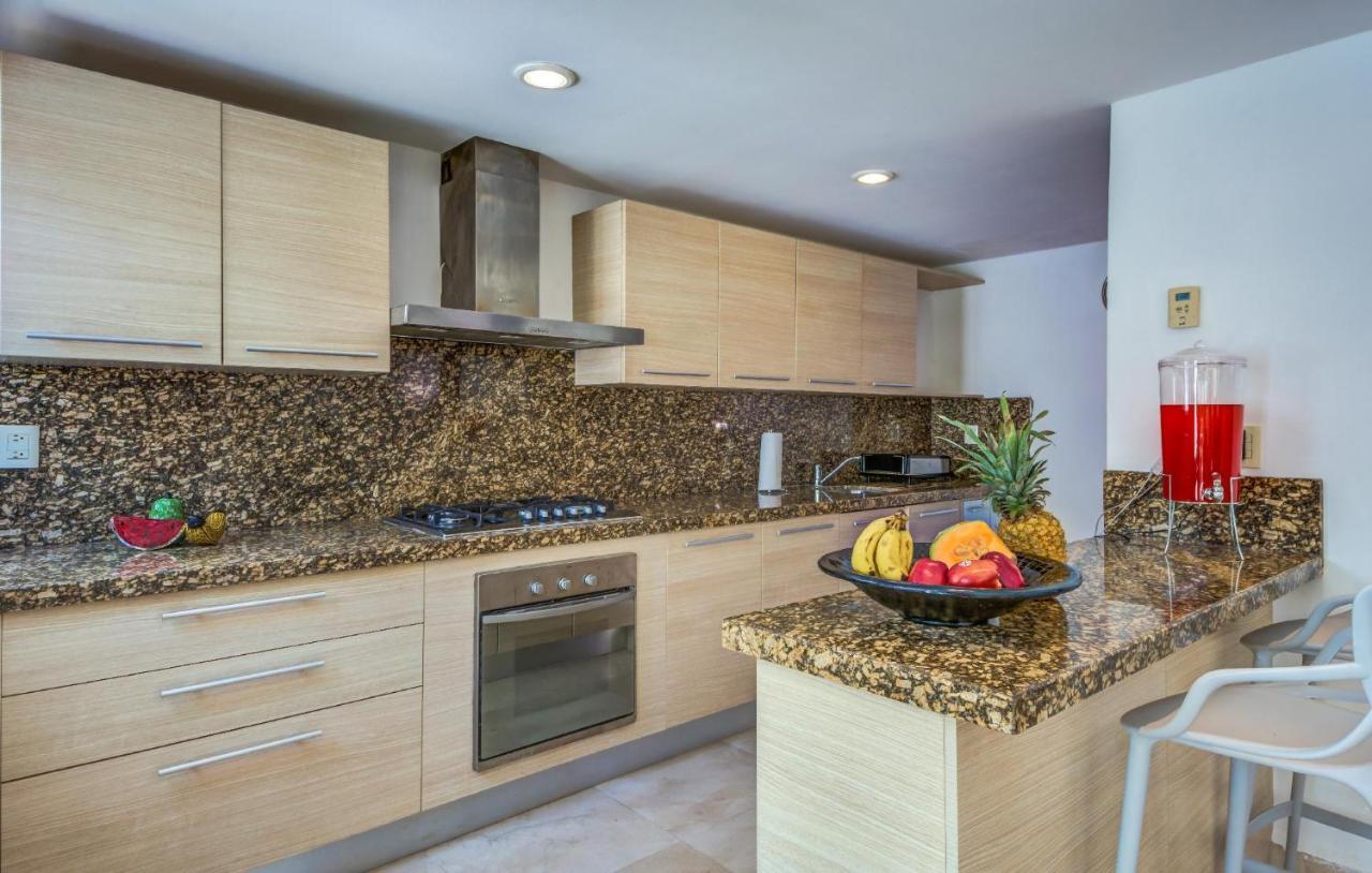 Luxurious & Central Condo In Playa Steps From The Beach Playa del Carmen Bagian luar foto