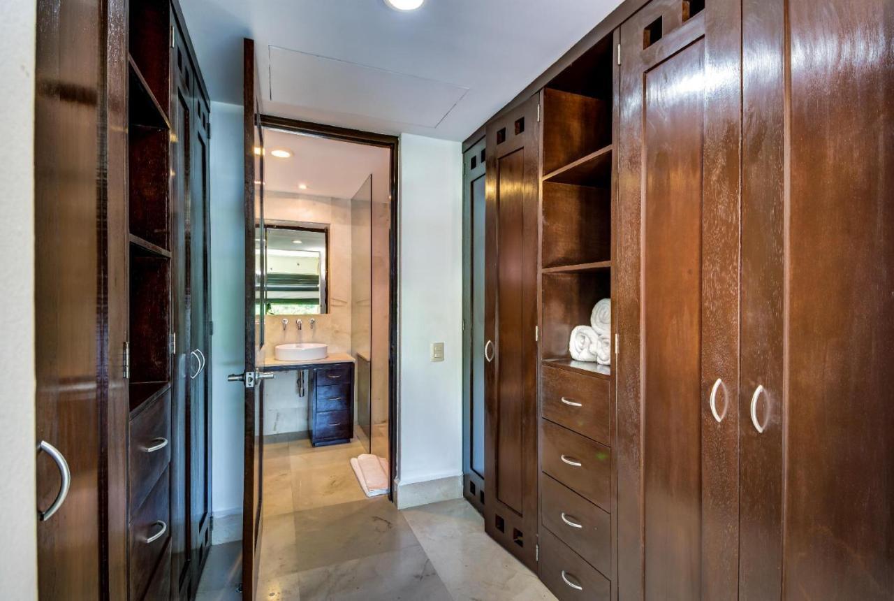 Luxurious & Central Condo In Playa Steps From The Beach Playa del Carmen Bagian luar foto